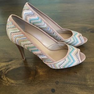 NWOT Nine West Chevron Open Toe Heels